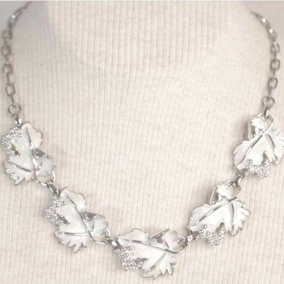 White Enamel On Silver Tone Leaf Choker Necklace - Picture 1 of 10